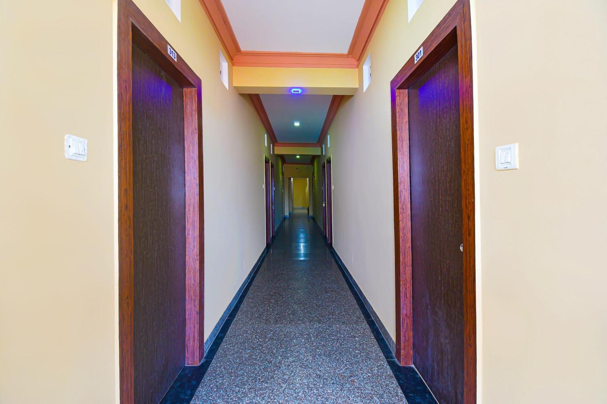 Oyo Flagship Hotel Sea Garden Puri Exterior foto